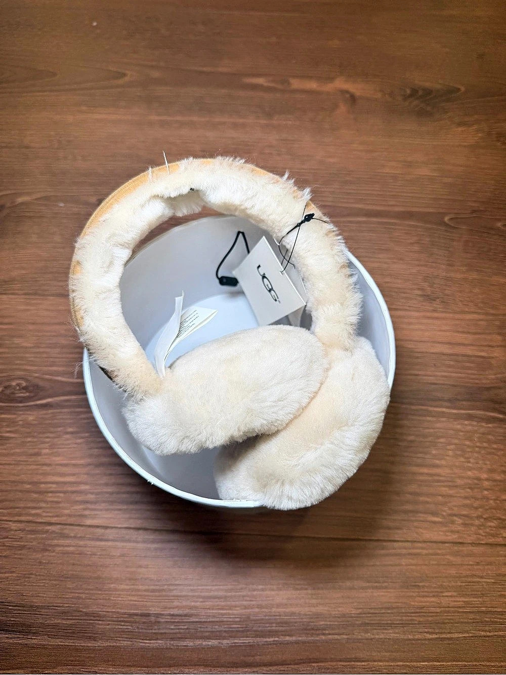 UGG Sheepskin Embroidery Earmuff Cream & Brown